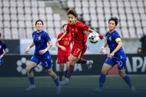 记者：本以为会是砍瓜切菜的碾压局 女足的舆论环境比男足好太多